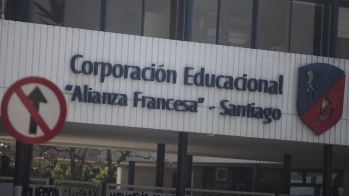 Captura de pantalla del artículo de Cooperativa.cl sobre el caso Alianza Francesa